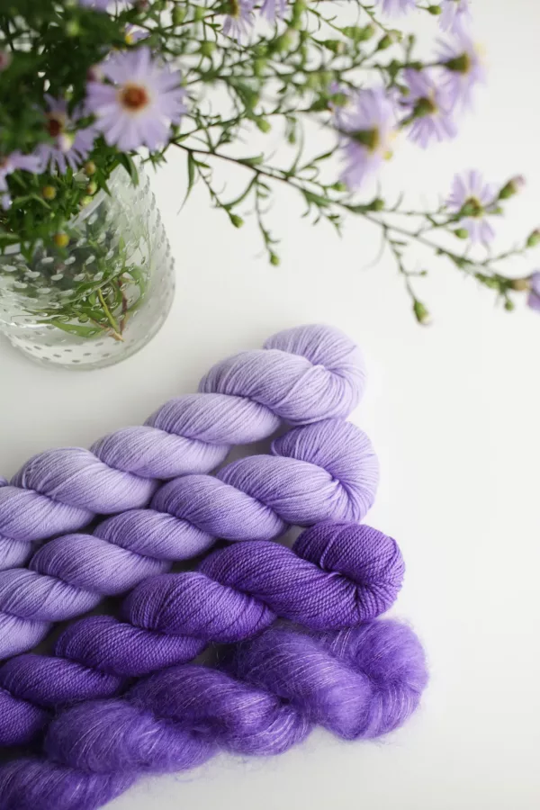 Printemps,Laine violette,echeveau violet